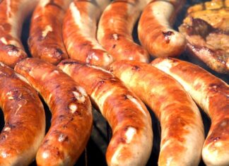 Jak zrobić kiełbasę na grillu elektrycznym? Jak zrobić kiełbasę na grillu elektrycznym?