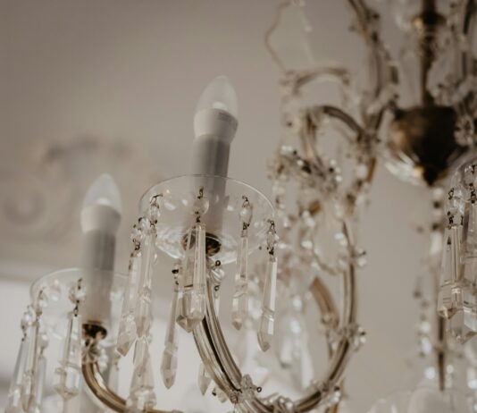 Czy żyrandol to dobry sposób na oświetlenie swojego domu? Czy żyrandol to dobry sposób na oświetlenie swojego domu